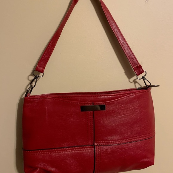 Red leather purse - Picture 2 of 5